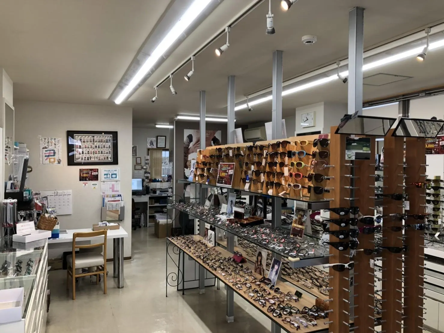 沖縄で施工したリフォーム・那覇で施工したリフォーム施工前の写真:店舗改装工事