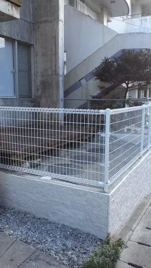 沖縄のリフォーム・那覇のリフォーム施工後の写真：フェンスとタイル工事