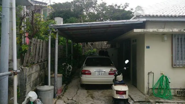 沖縄でリフォーム・那覇でリフォーム施工前の写真：Ａ邸瓦屋根防水・車庫補強工事