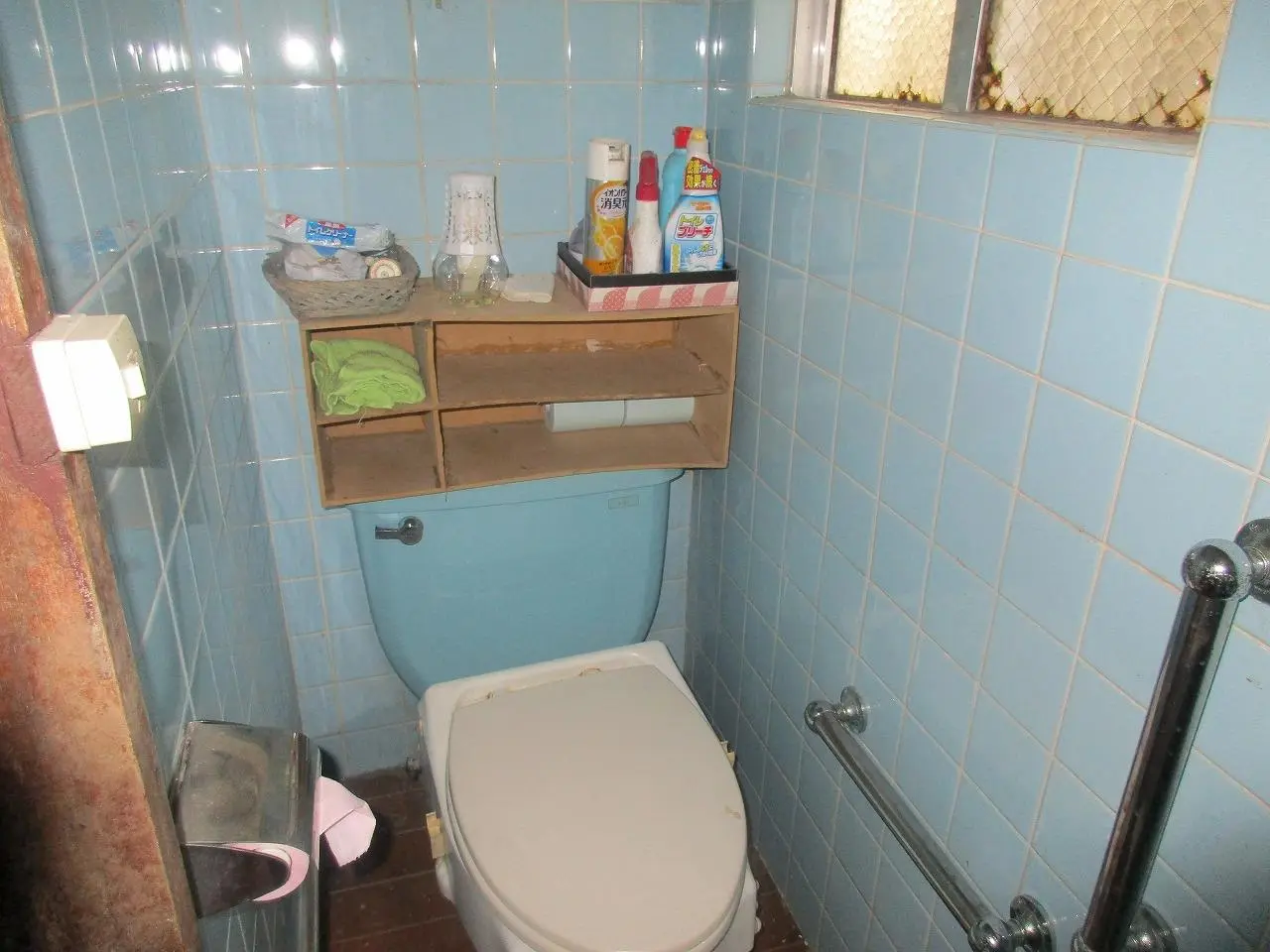 沖縄で施工したリフォーム・那覇で施工したリフォーム施工前の写真:トイレリフォーム