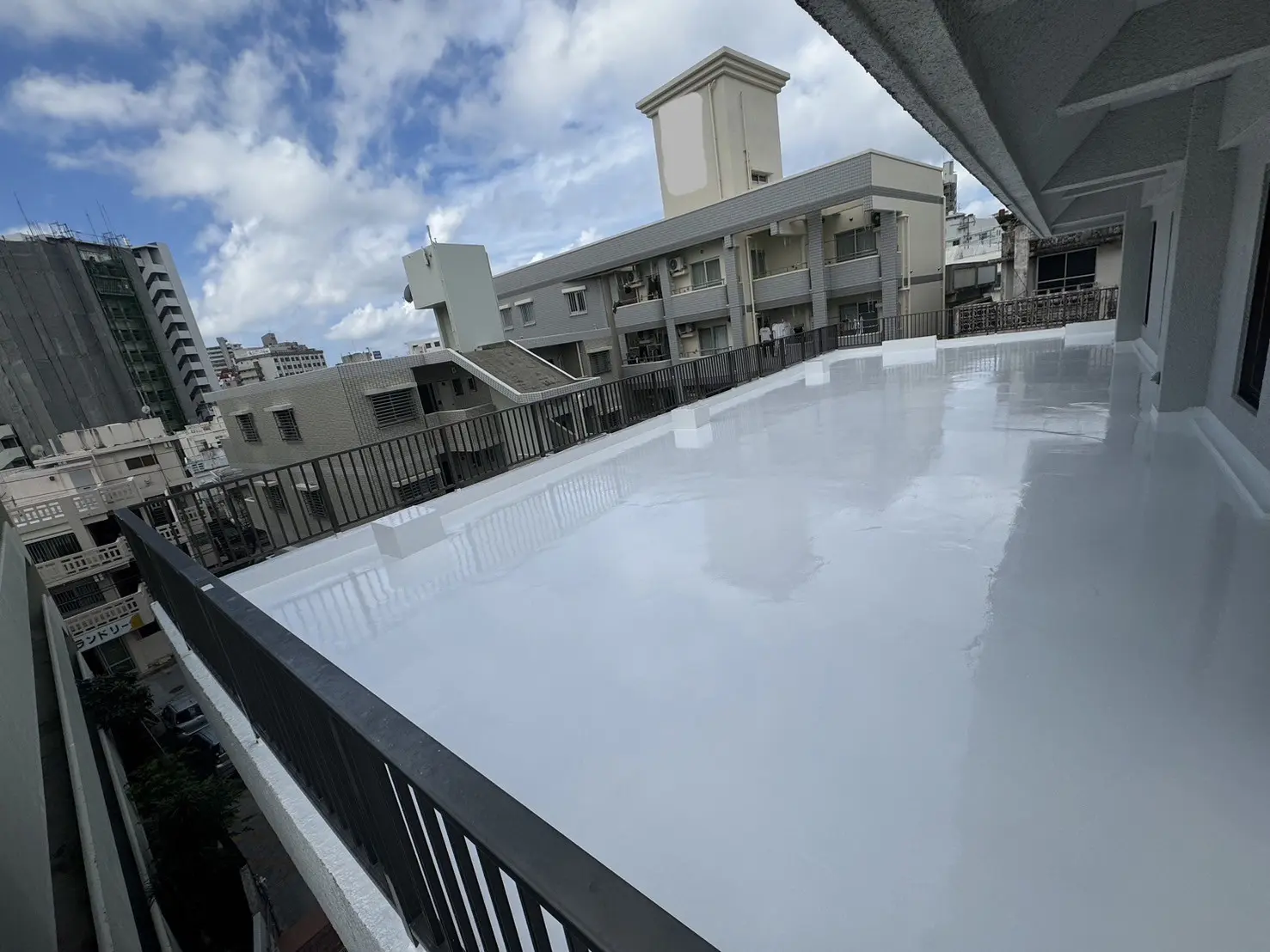 沖縄で施工したリフォーム・那覇で施工したリフォーム施工後の写真:ベランダ防水工事
