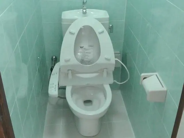 沖縄で施工したリフォーム・那覇で施工したリフォーム施工後の写真:トイレのリフォーム