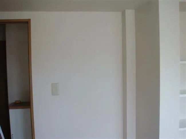 沖縄のリフォーム・那覇のリフォーム施工後の写真：マンションリフォーム（収納を撤去して棚・壁に）