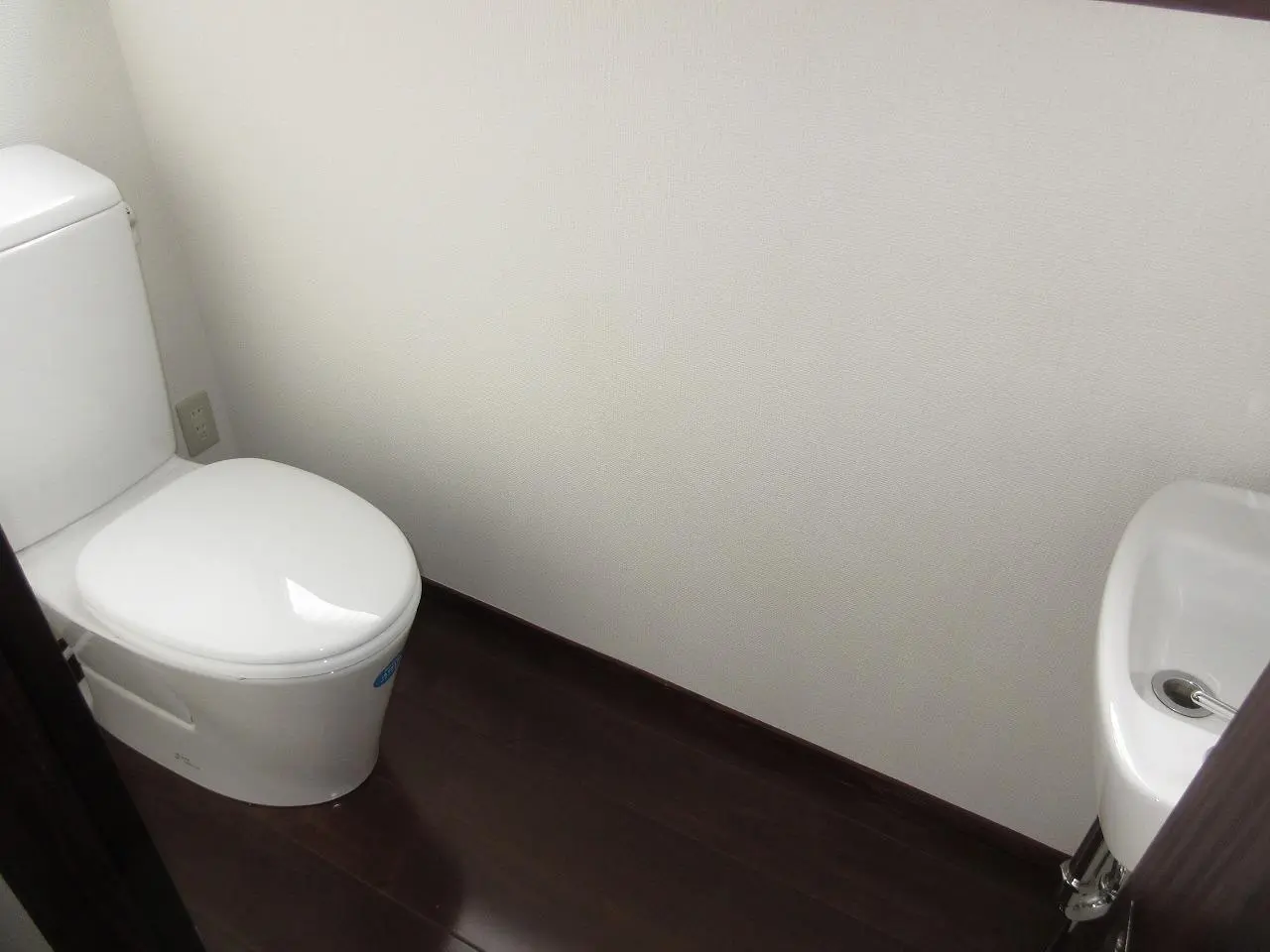 沖縄で施工したリフォーム・那覇で施工したリフォーム施工後の写真:古民家のトイレリフォーム