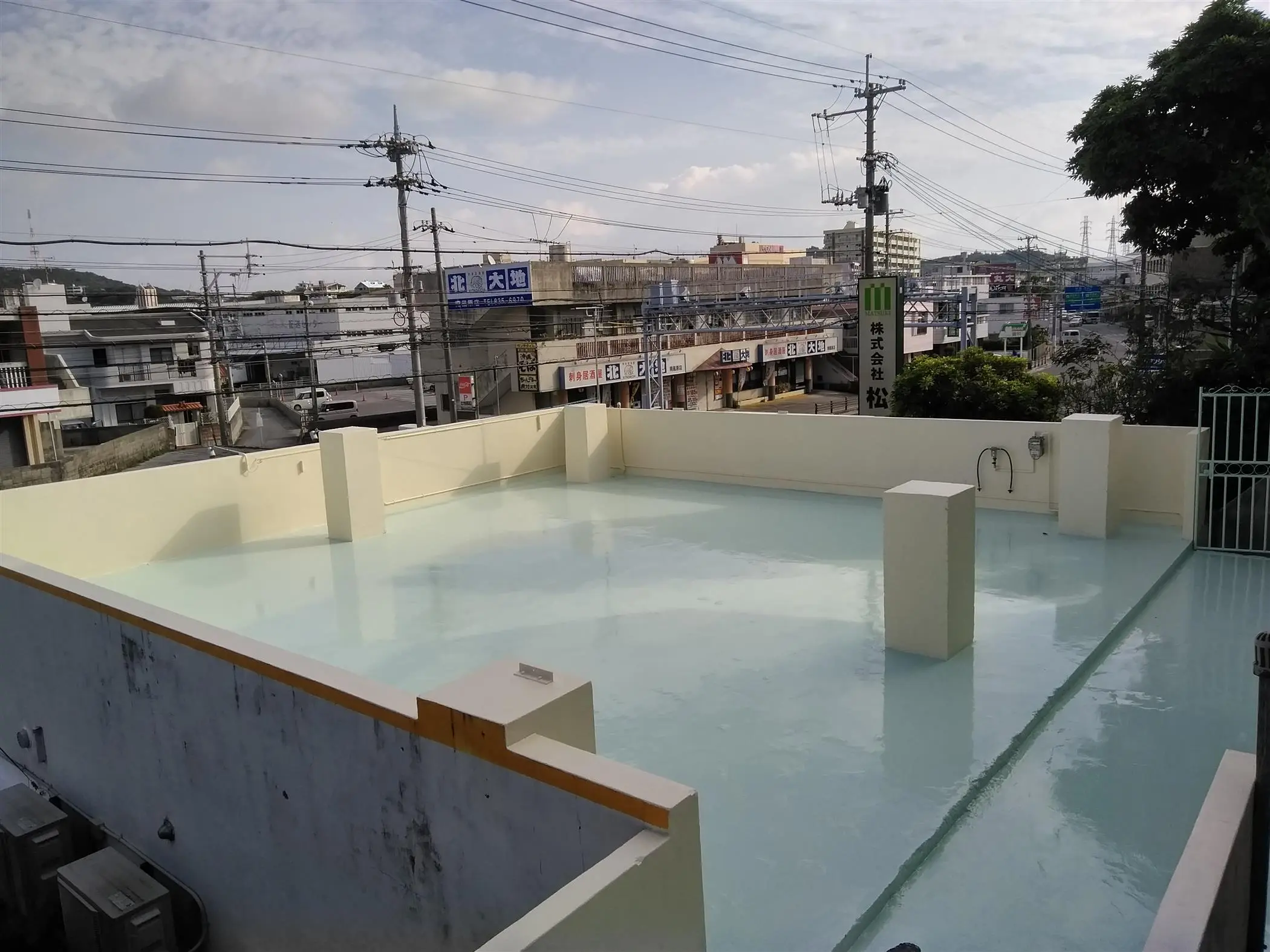 沖縄で施工したリフォーム・那覇で施工したリフォーム施工後の写真：屋上防水工事