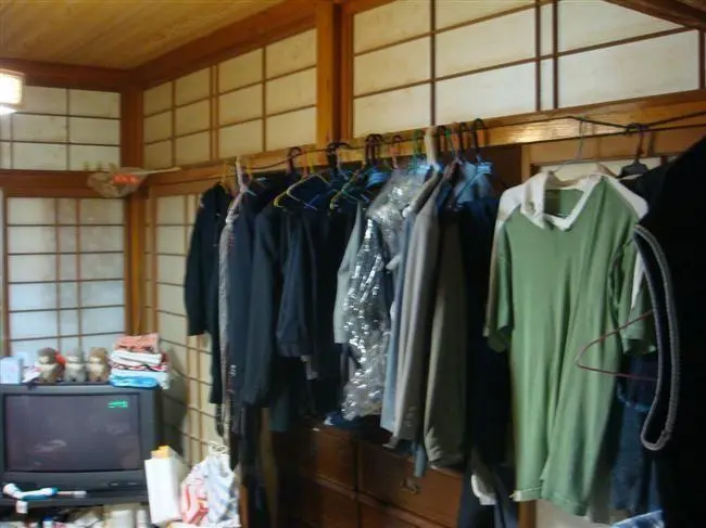 沖縄で施工したリフォーム・那覇で施工したリフォーム施工前の写真:廊下部分をクローゼットとして活用