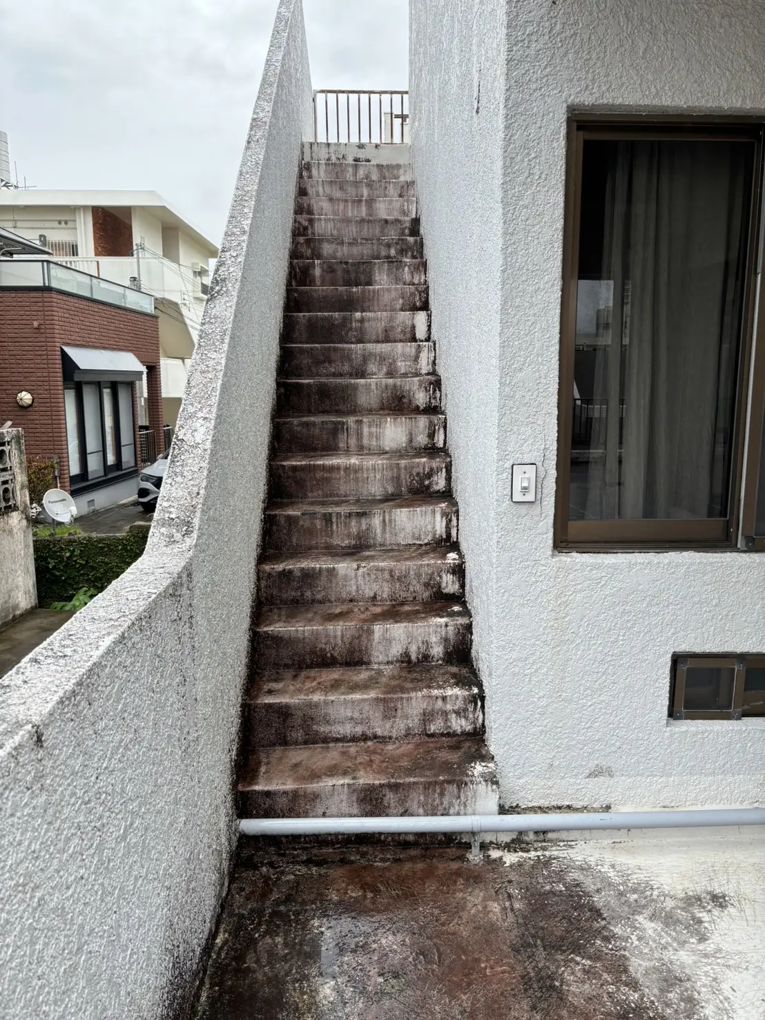 沖縄で施工したリフォーム・那覇で施工したリフォーム施工前の写真:門扉設置工事