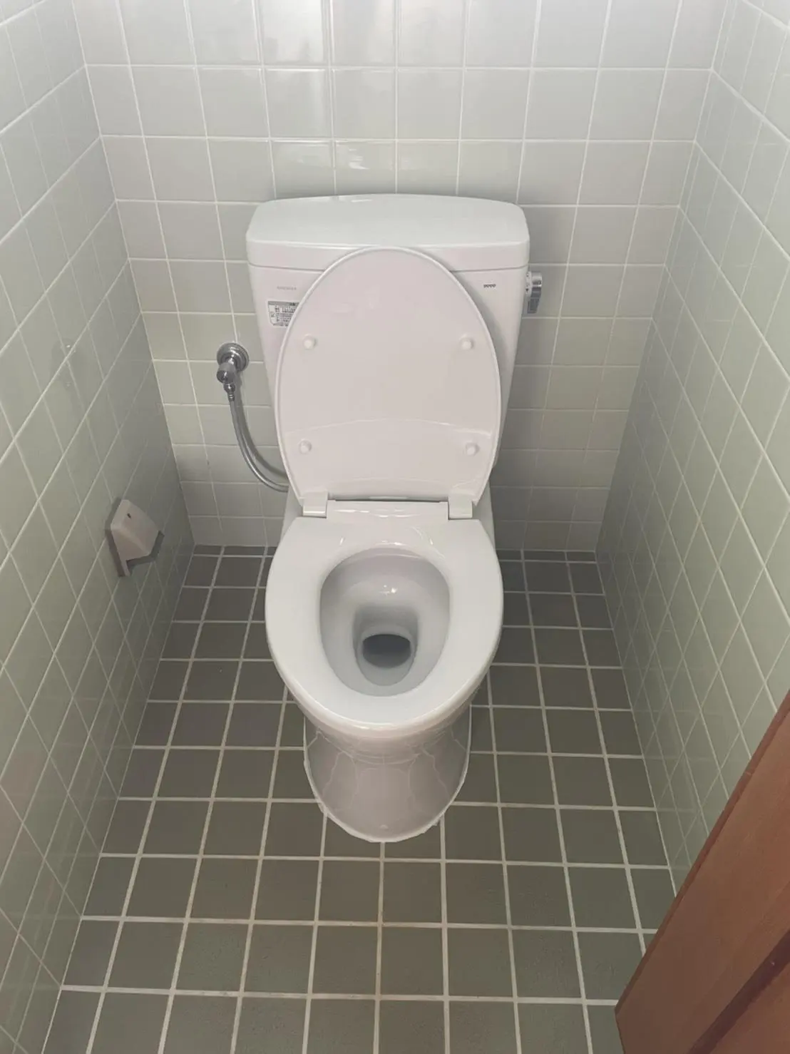 沖縄で施工したリフォーム・那覇で施工したリフォーム施工後の写真:トイレ取替え
