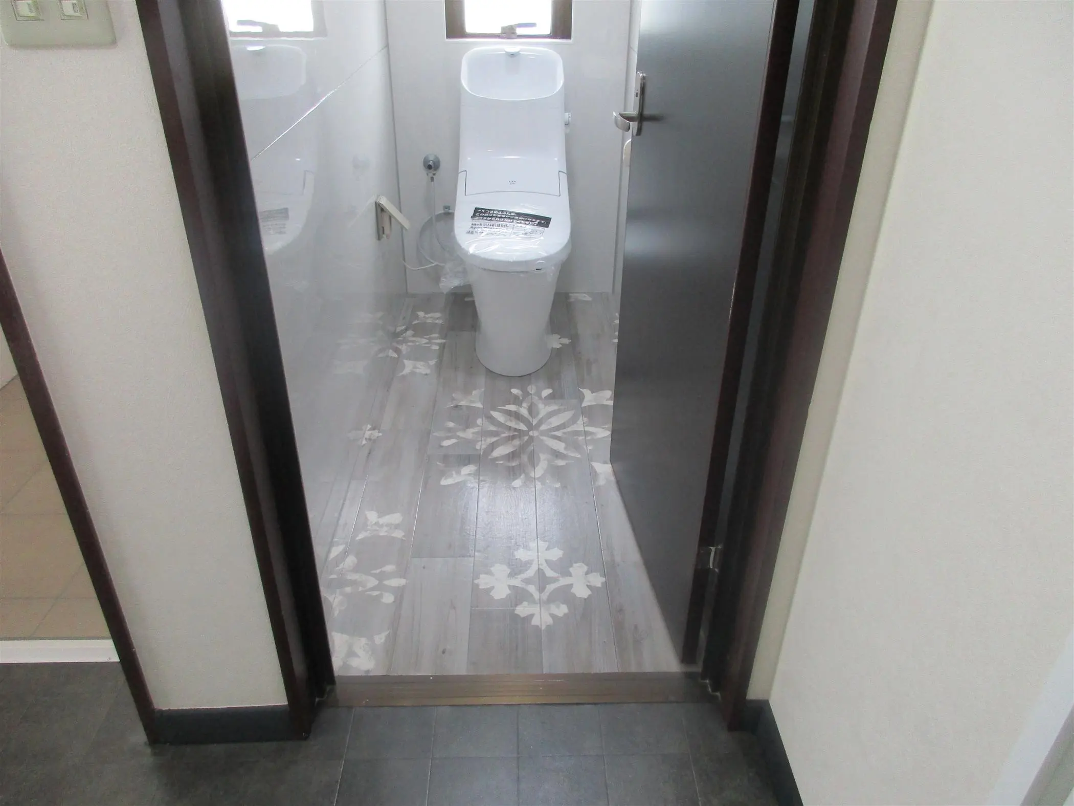 沖縄で施工したリフォーム・那覇で施工したリフォーム施工後の写真:2世帯トイレリフォーム