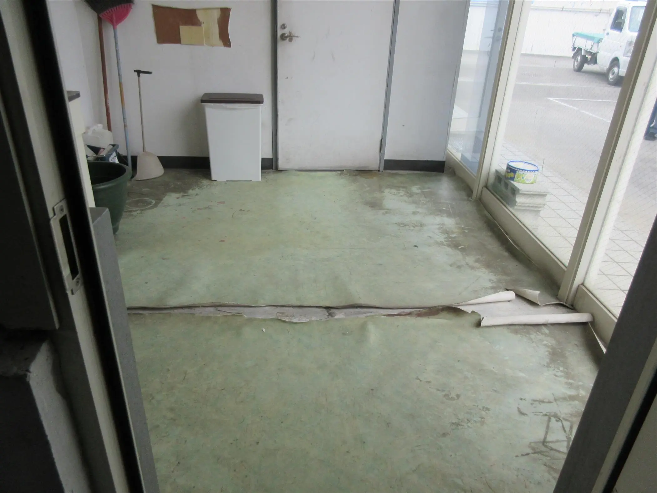 沖縄で施工したリフォーム・那覇で施工したリフォーム施工前の写真:店舗内装工事