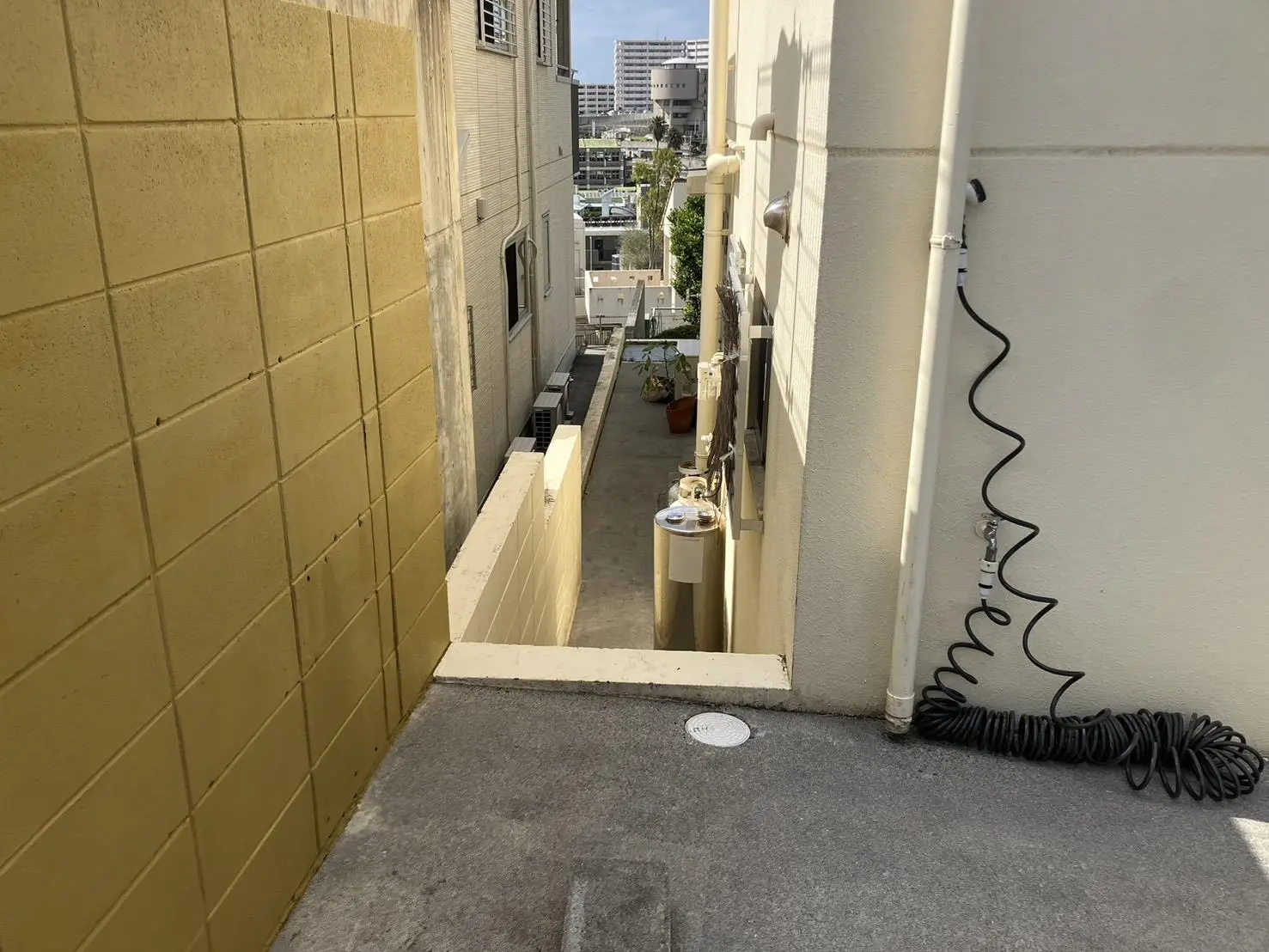 沖縄でリフォーム・那覇でリフォーム施工前の写真：フェンス設置工事